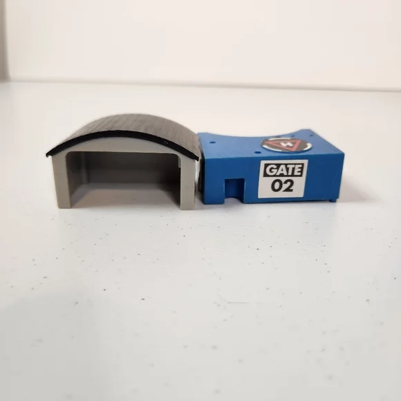 Vintage Micro Machines Airport Replacement Pieces Parts Flying School Buildings - Picture 3 of 5